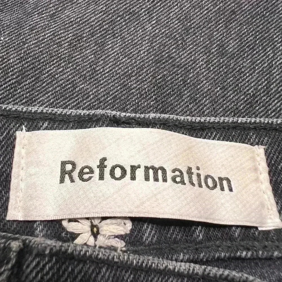 Reformation Cynthia High Relaxed Jean - Black Daisy Size 24 - Picture 8 of 10